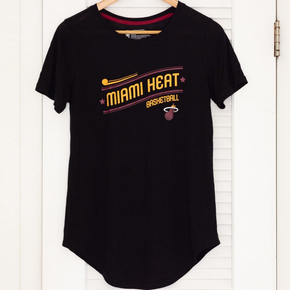 Women's Miami Heat black shirt size medium